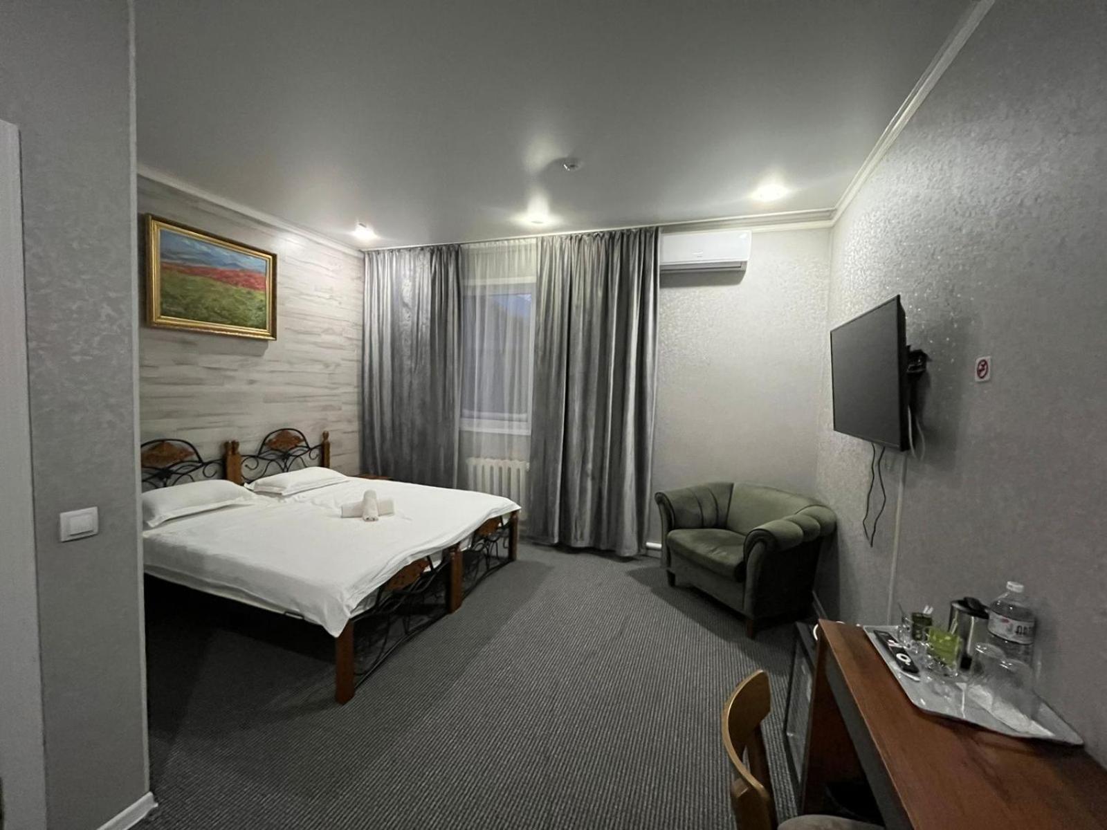 Hotel "Continent" Halal Караганда Экстерьер фото